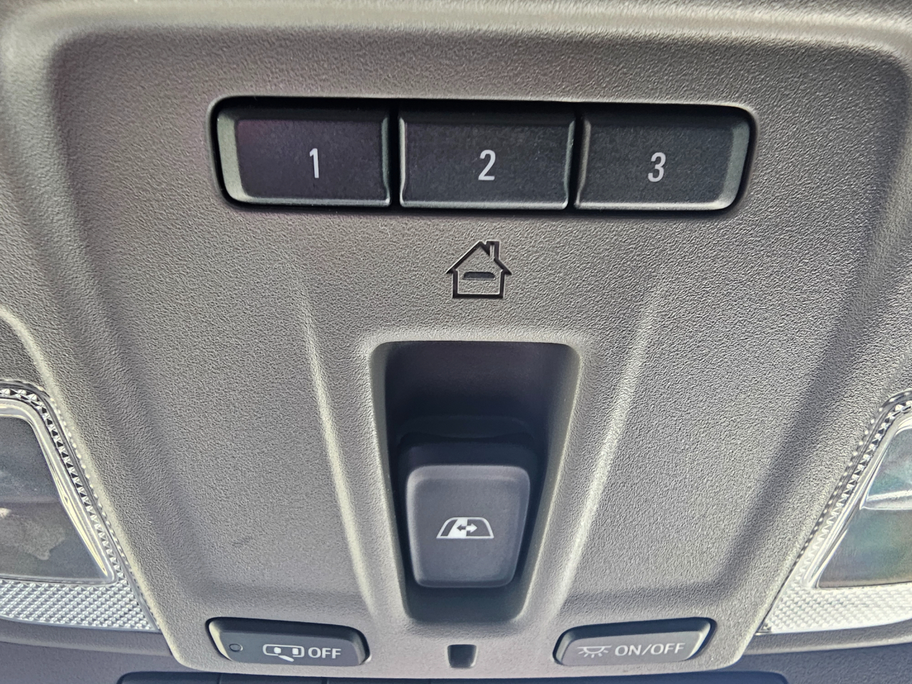 GMC Sierra 1500 4WD Crew Cab 147" SLT 2019