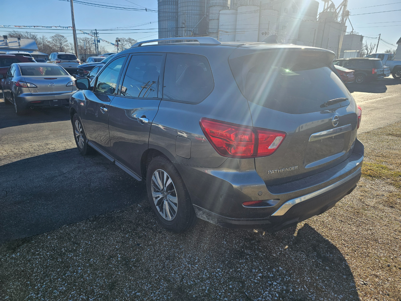 Nissan Pathfinder 4x4 SV 2019