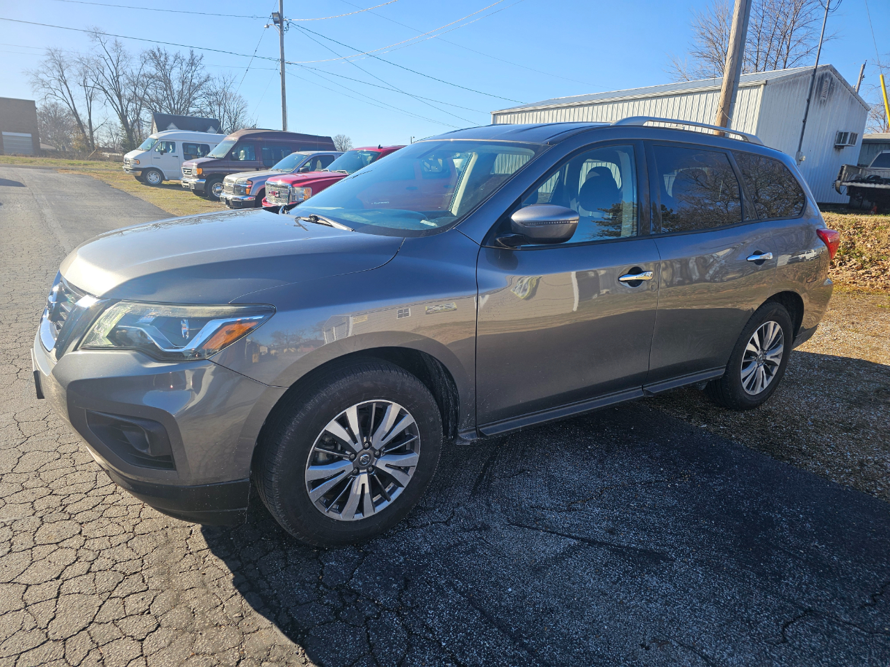 Nissan Pathfinder 4x4 SV 2019