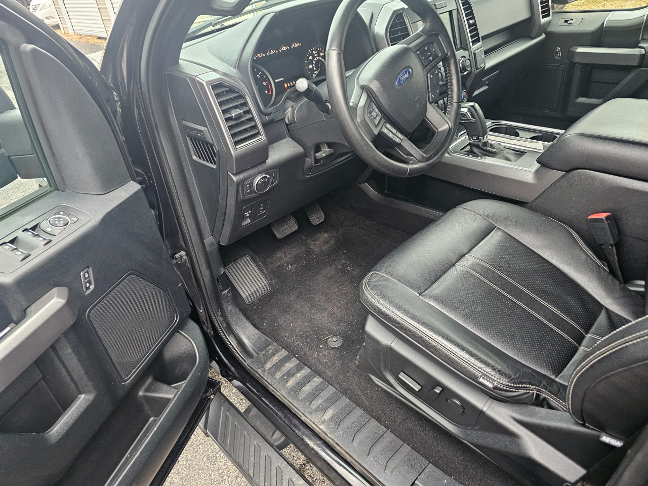 Ford F-150 4WD SuperCrew 139" XLT 2019