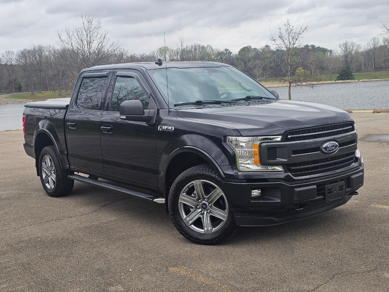 Ford F-150 4WD SuperCrew 145" XLT 2019