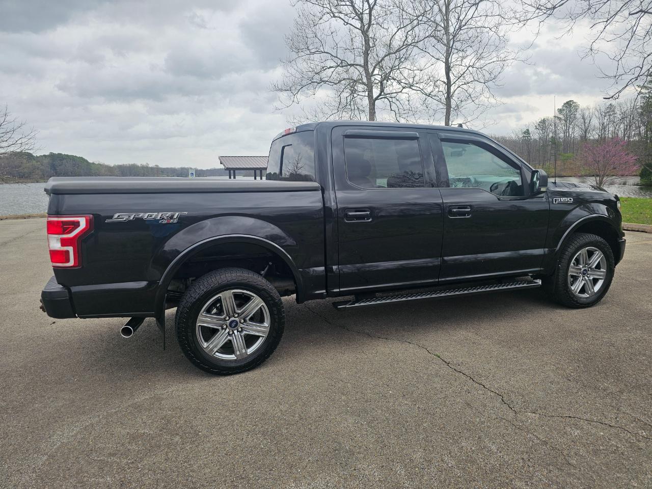 Ford F-150 4WD SuperCrew 145" XLT 2019