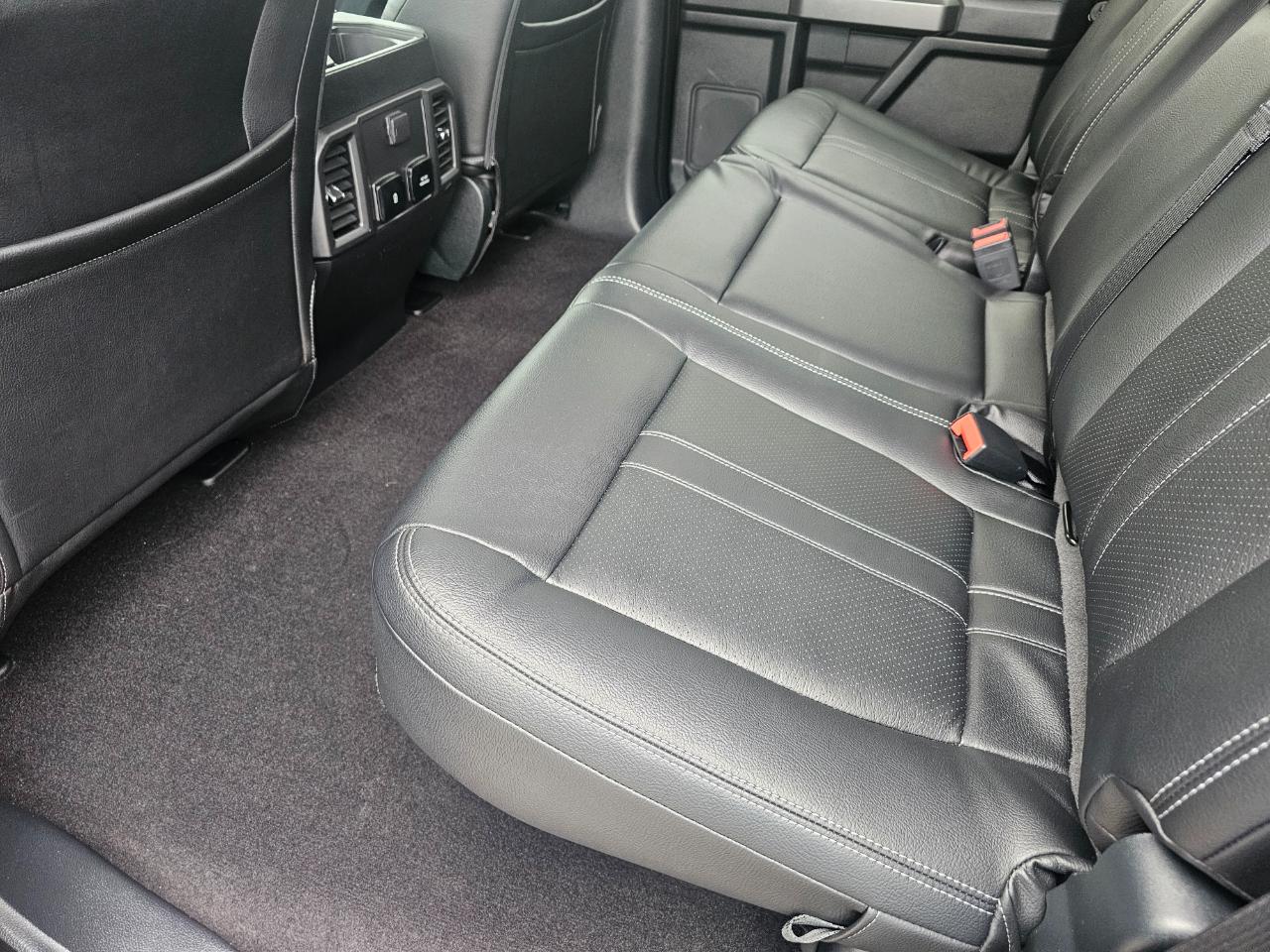 Ford F-150 4WD SuperCrew 145" XLT 2019