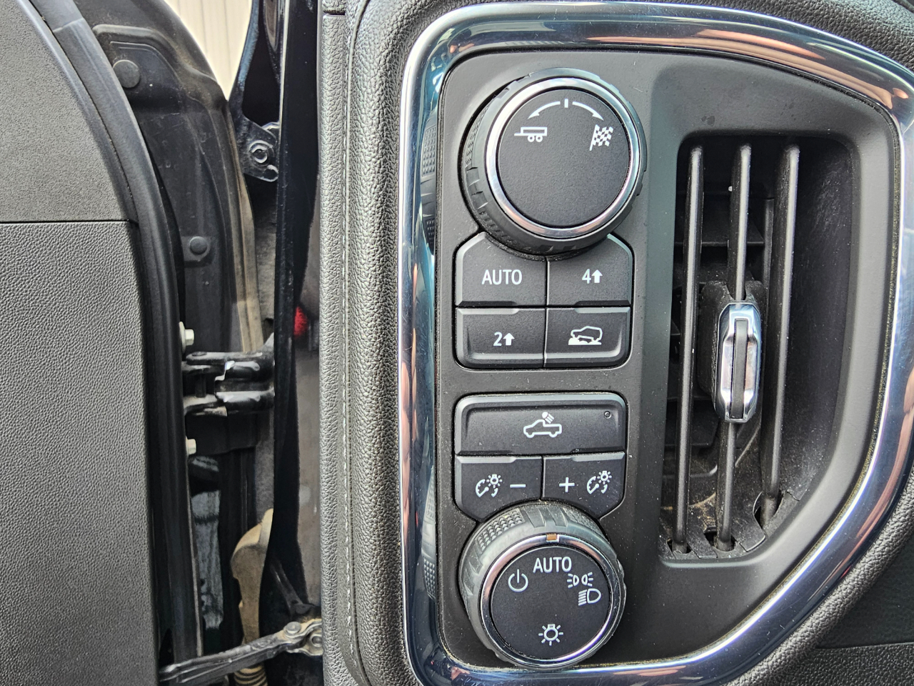 Chevrolet Silverado 1500 4WD Double Cab 147" LT 2019