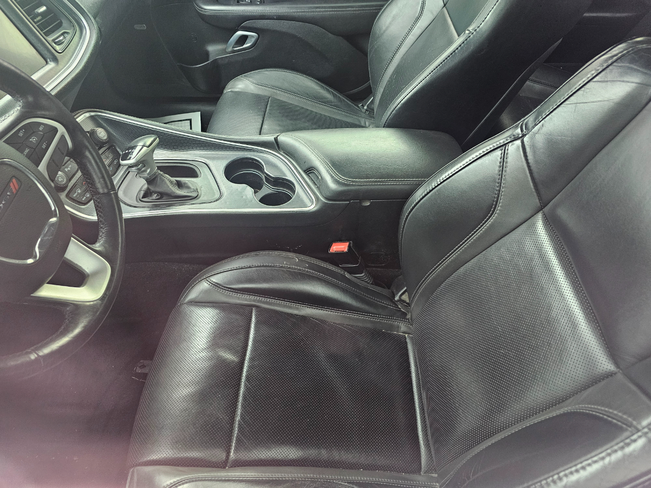 Dodge Challenger 2dr Cpe SXT Plus 2015