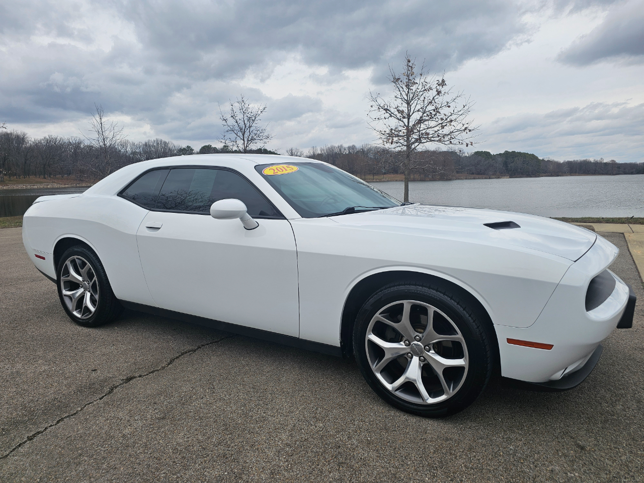 Dodge Challenger 2dr Cpe SXT Plus 2015