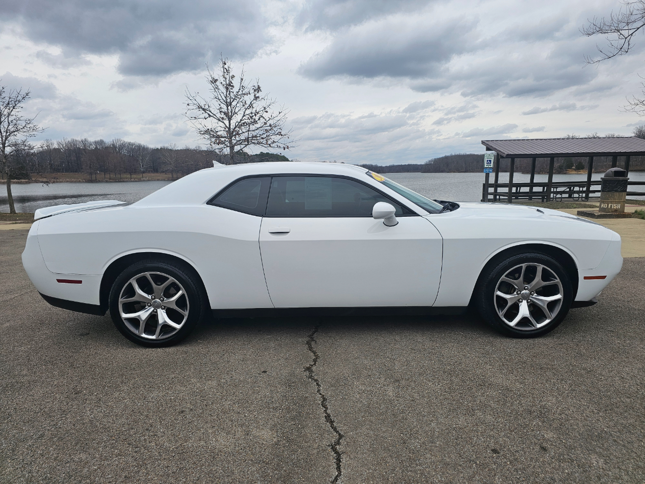Dodge Challenger 2dr Cpe SXT Plus 2015
