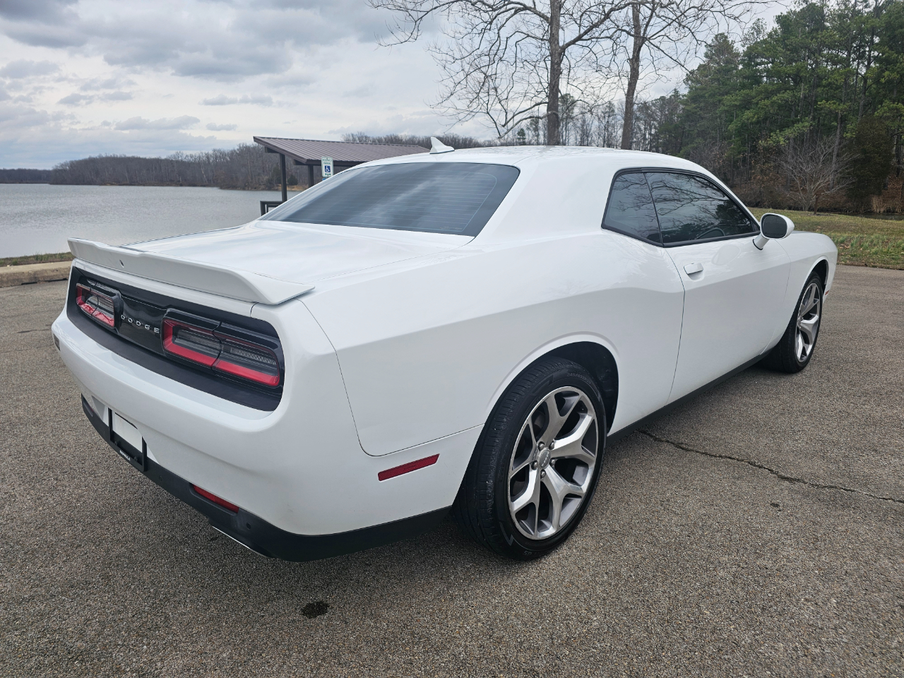 Dodge Challenger 2dr Cpe SXT Plus 2015