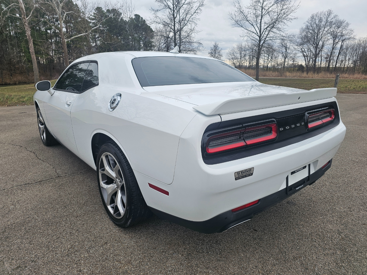 Dodge Challenger 2dr Cpe SXT Plus 2015