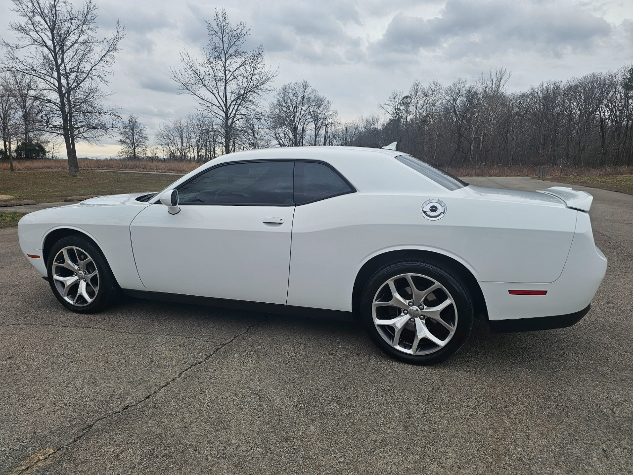 Dodge Challenger 2dr Cpe SXT Plus 2015