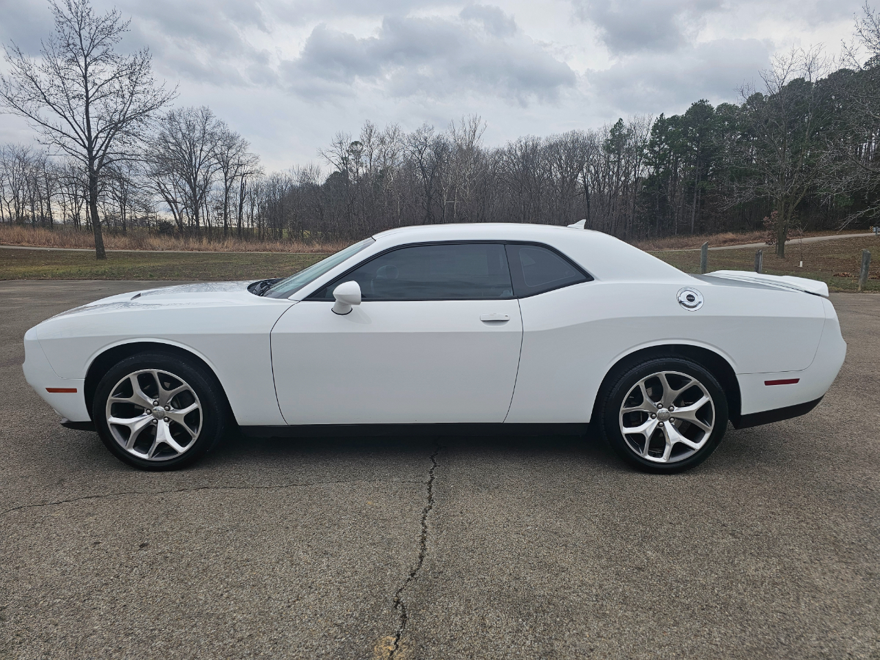 Dodge Challenger 2dr Cpe SXT Plus 2015