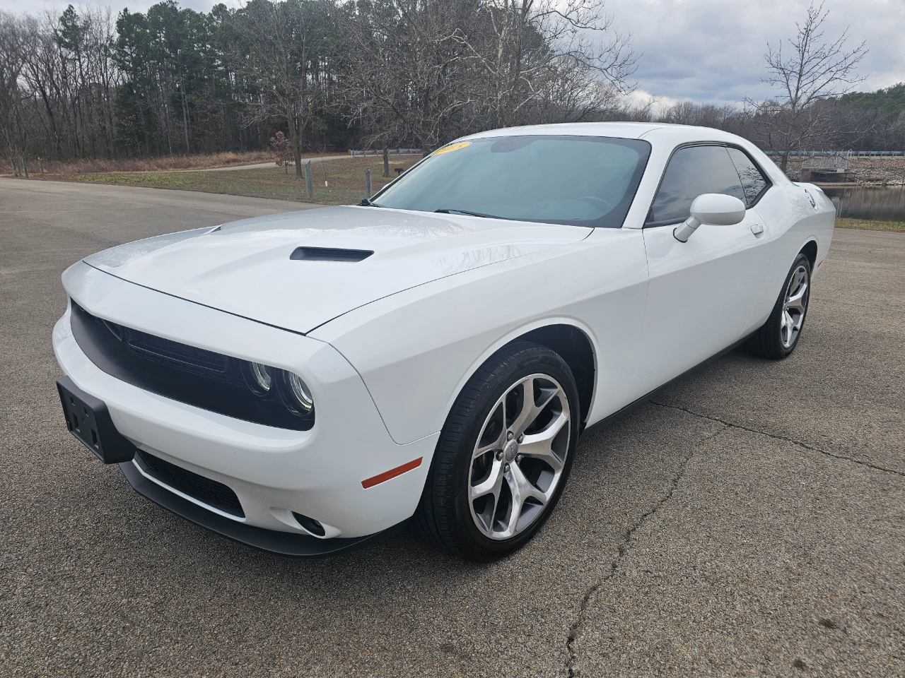Dodge Challenger 2dr Cpe SXT Plus 2015