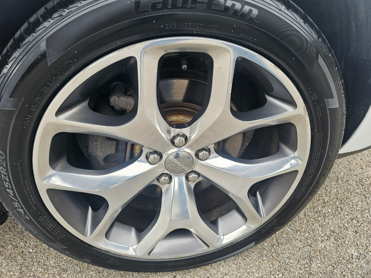 Dodge Challenger 2dr Cpe SXT Plus 2015