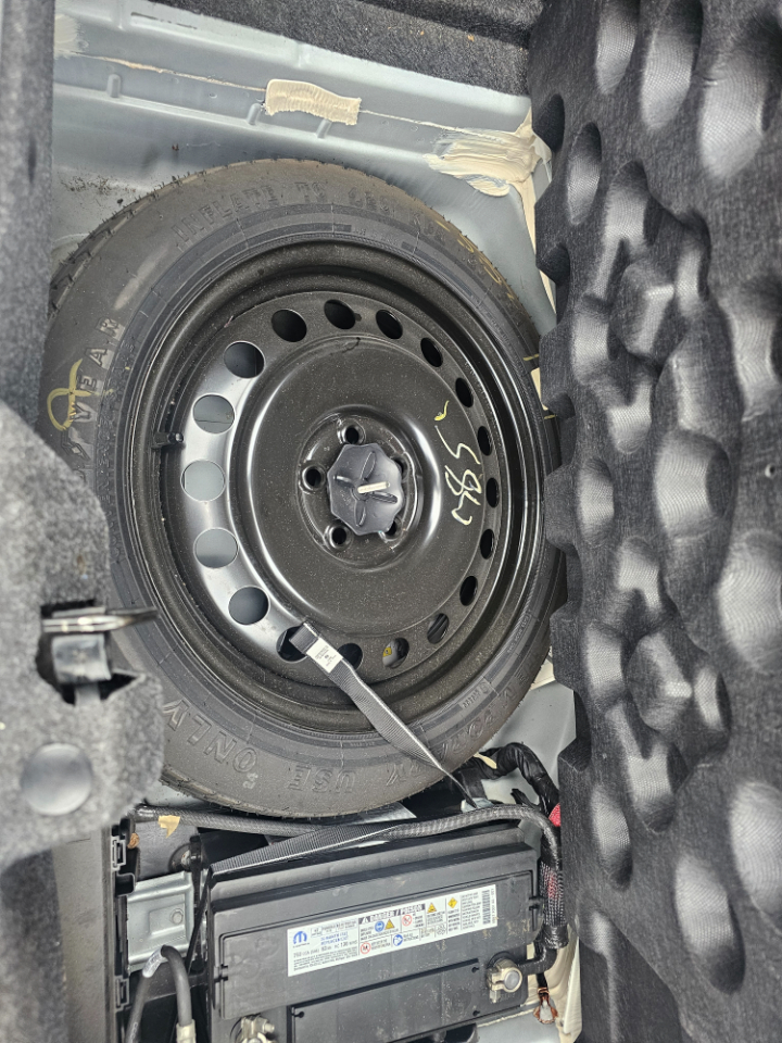 Dodge Challenger 2dr Cpe SXT Plus 2015