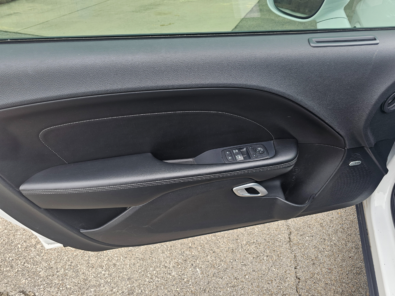 Dodge Challenger 2dr Cpe SXT Plus 2015