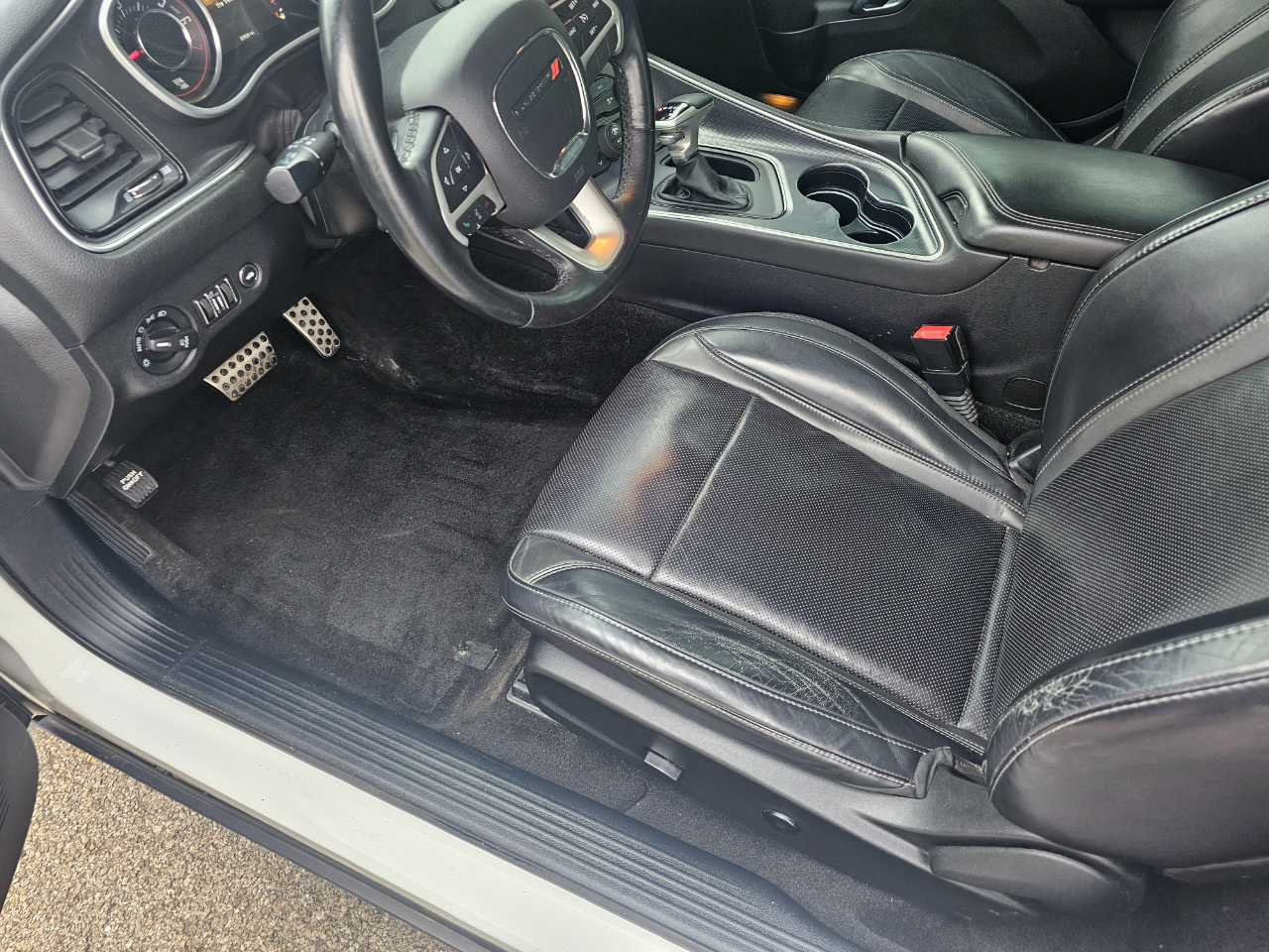 Dodge Challenger 2dr Cpe SXT Plus 2015