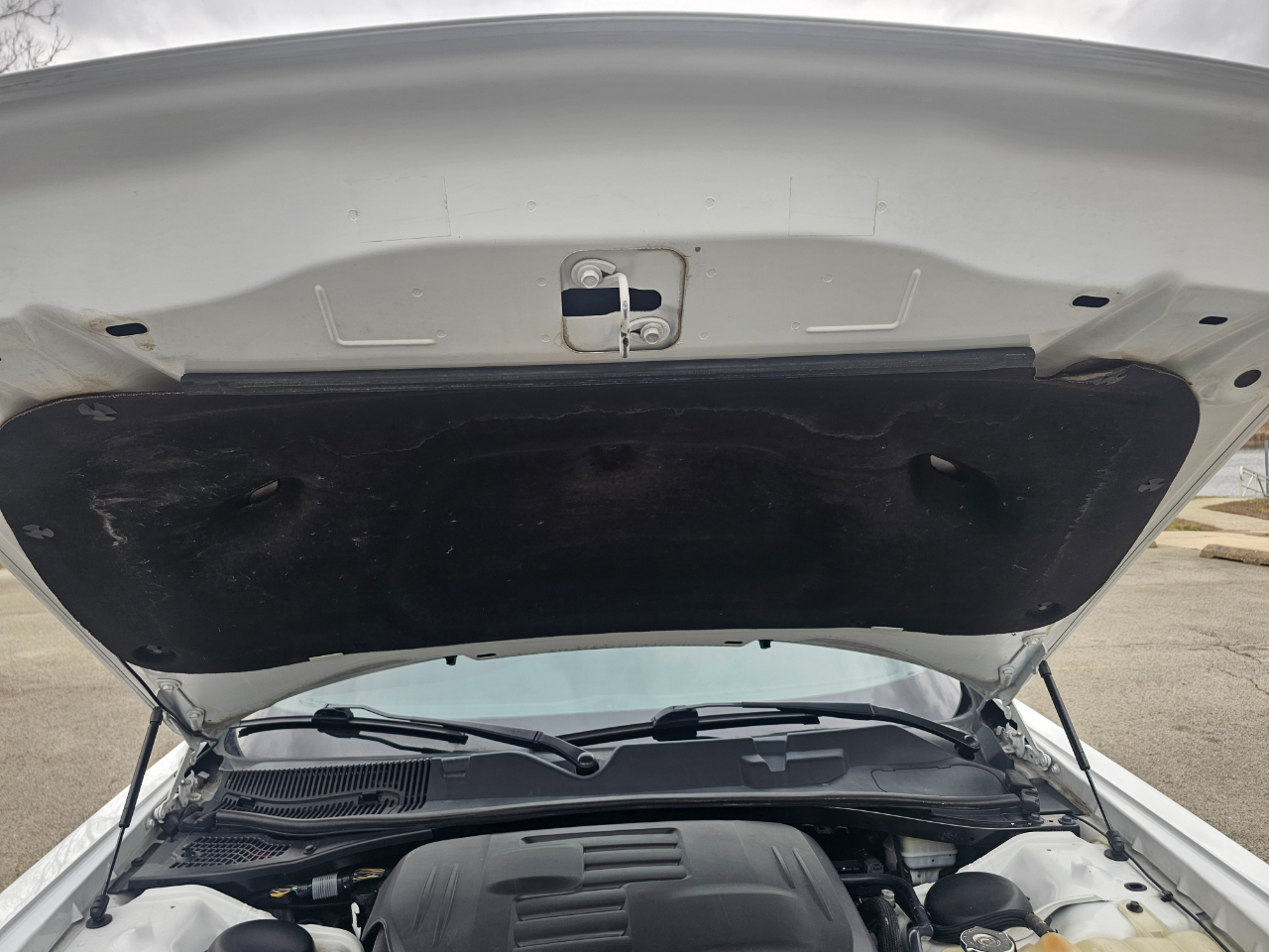 Dodge Challenger 2dr Cpe SXT Plus 2015