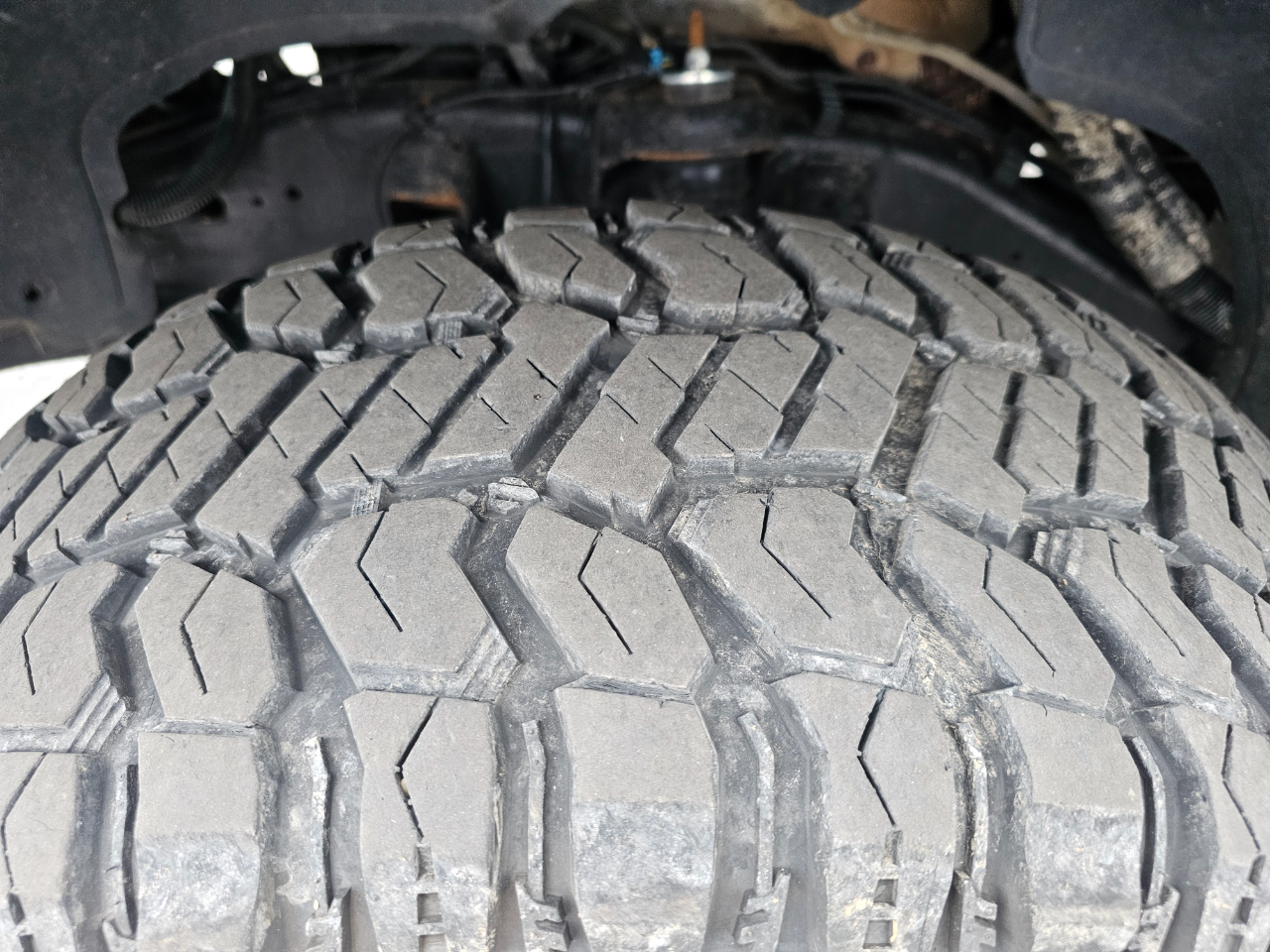 Chevrolet Silverado 1500 Crew Cab 143.5" WB 4WD LS 2005