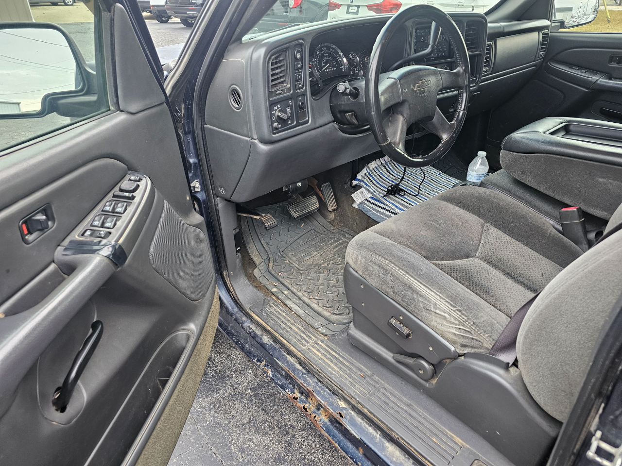 Chevrolet Silverado 1500 Crew Cab 143.5" WB 4WD LS 2005