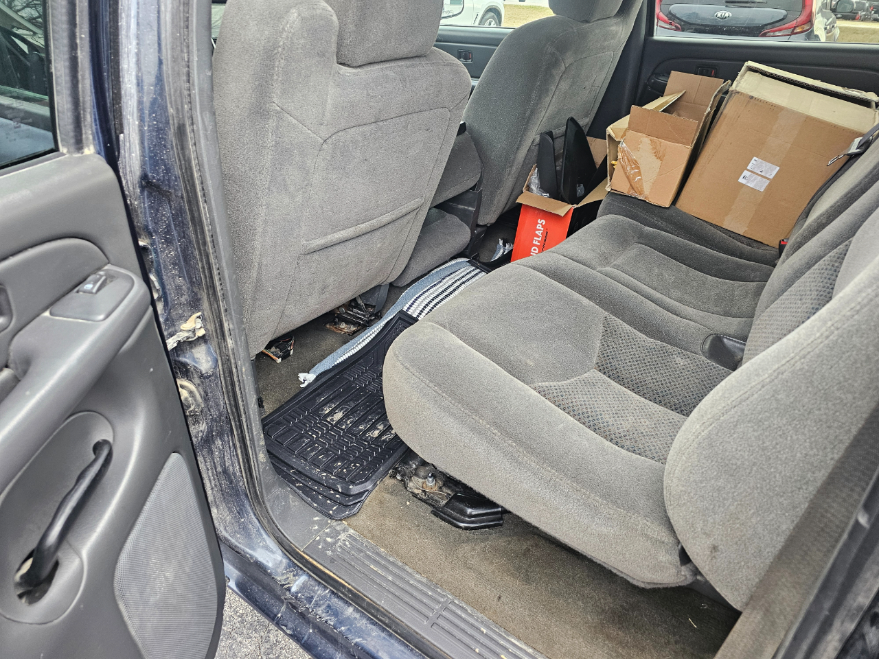 Chevrolet Silverado 1500 Crew Cab 143.5" WB 4WD LS 2005