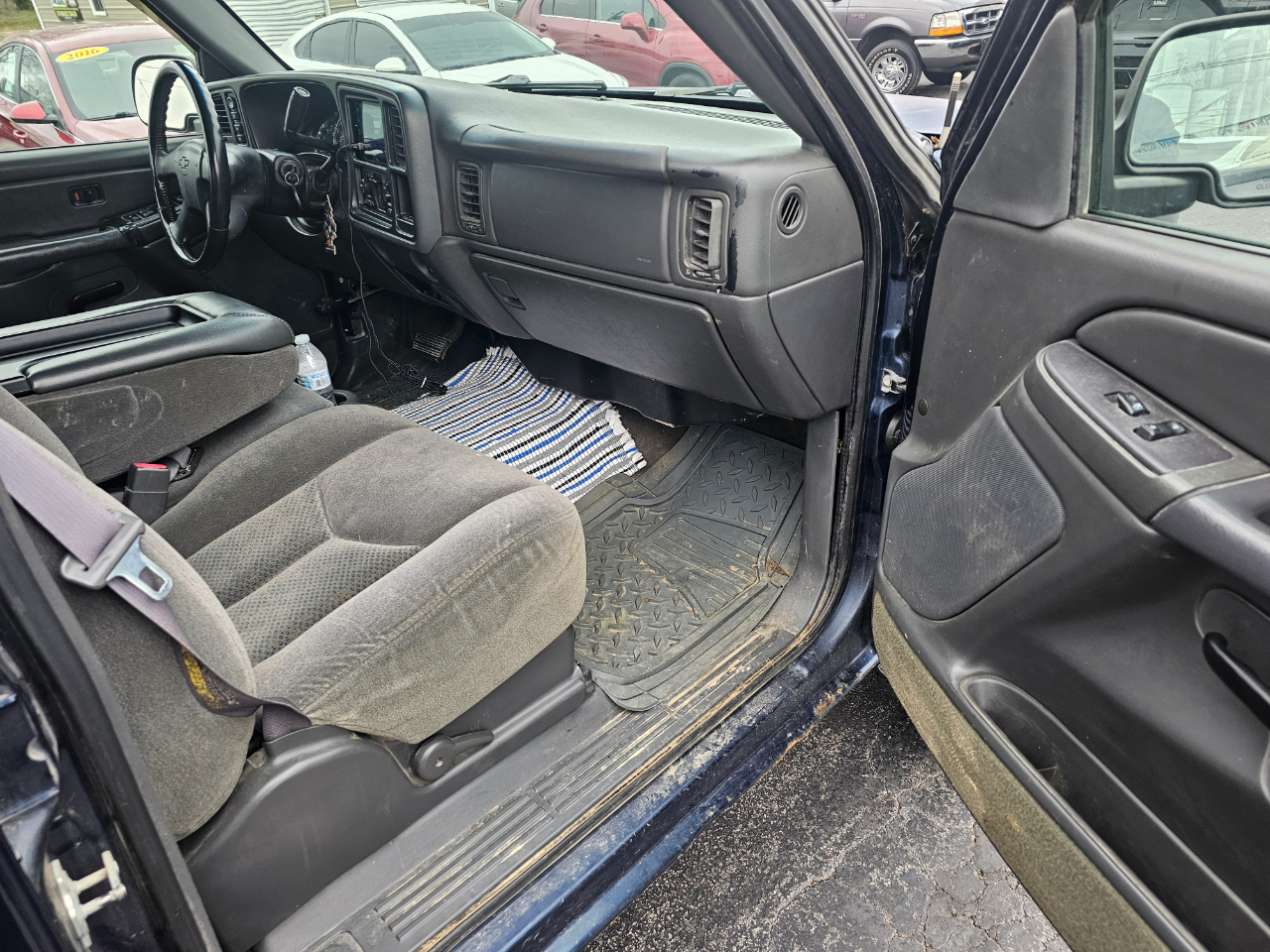 Chevrolet Silverado 1500 Crew Cab 143.5" WB 4WD LS 2005