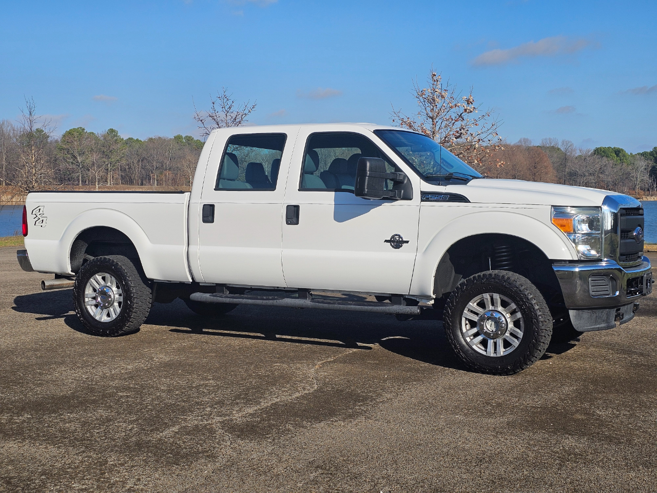 Ford Super Duty F-250 SRW 4WD Crew Cab 156" XL 2016