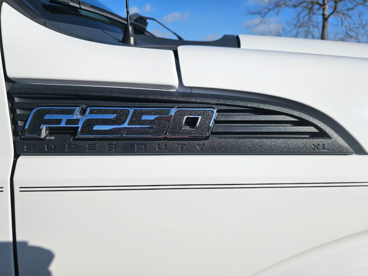 Ford Super Duty F-250 SRW 4WD Crew Cab 156" XL 2016