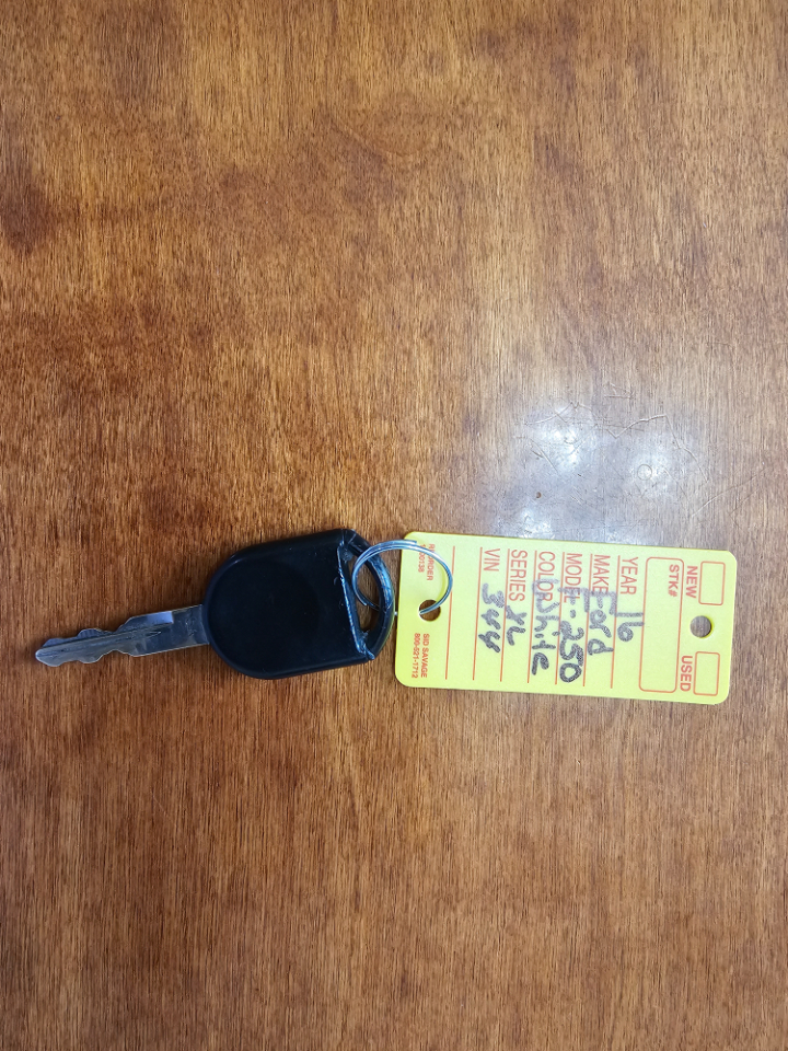 Ford Super Duty F-250 SRW 4WD Crew Cab 156" XL 2016