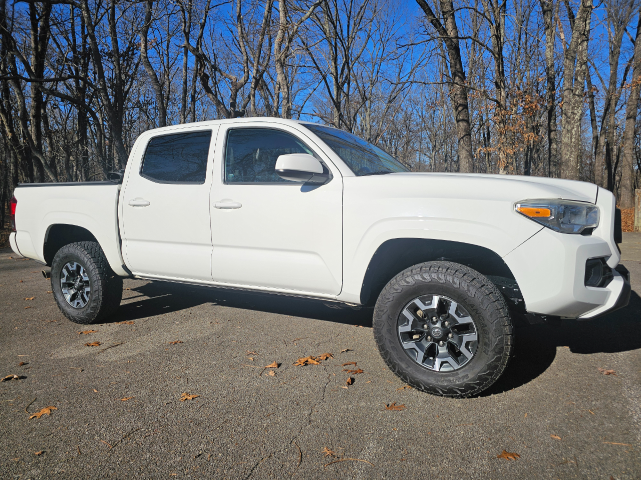 Toyota Tacoma 4WD TRD Off Road Double Cab 5' Bed V6 MT (Natl) 2020