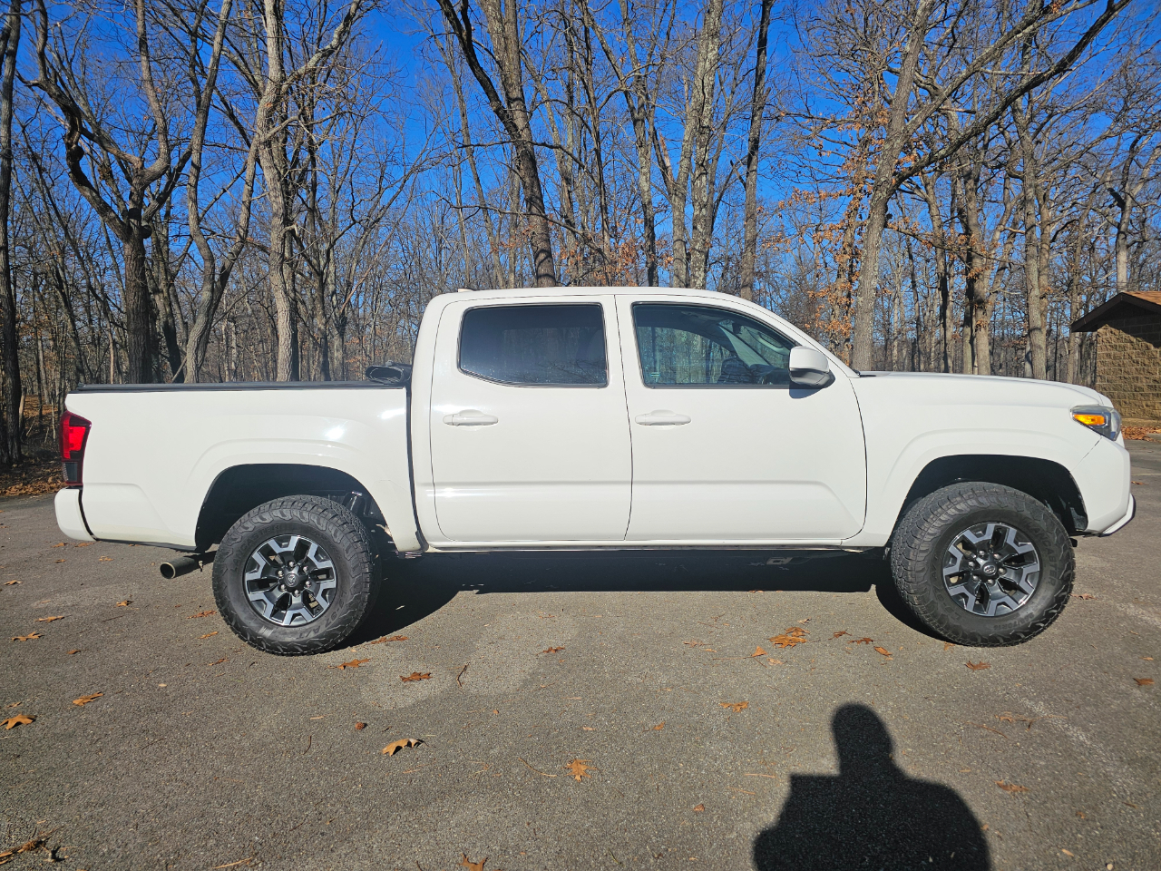 Toyota Tacoma 4WD TRD Off Road Double Cab 5' Bed V6 MT (Natl) 2020