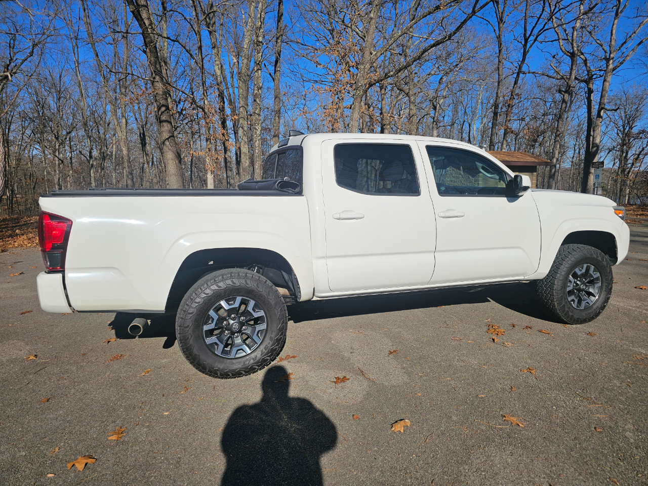 Toyota Tacoma 4WD TRD Off Road Double Cab 5' Bed V6 MT (Natl) 2020