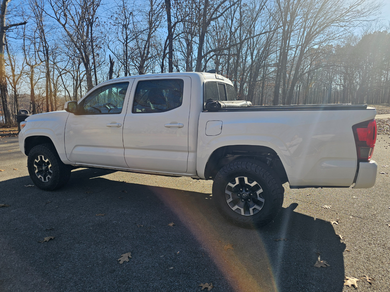 Toyota Tacoma 4WD TRD Off Road Double Cab 5' Bed V6 MT (Natl) 2020