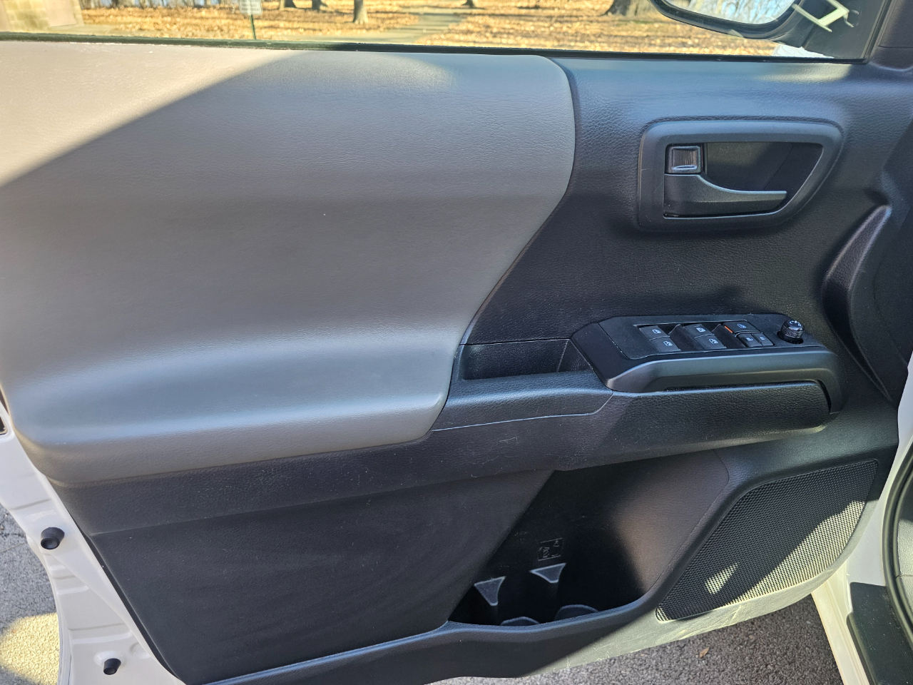 Toyota Tacoma 4WD TRD Off Road Double Cab 5' Bed V6 MT (Natl) 2020