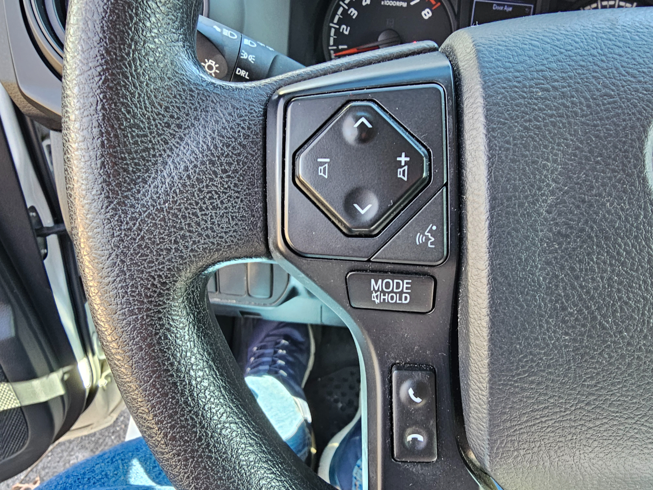 Toyota Tacoma 4WD TRD Off Road Double Cab 5' Bed V6 MT (Natl) 2020