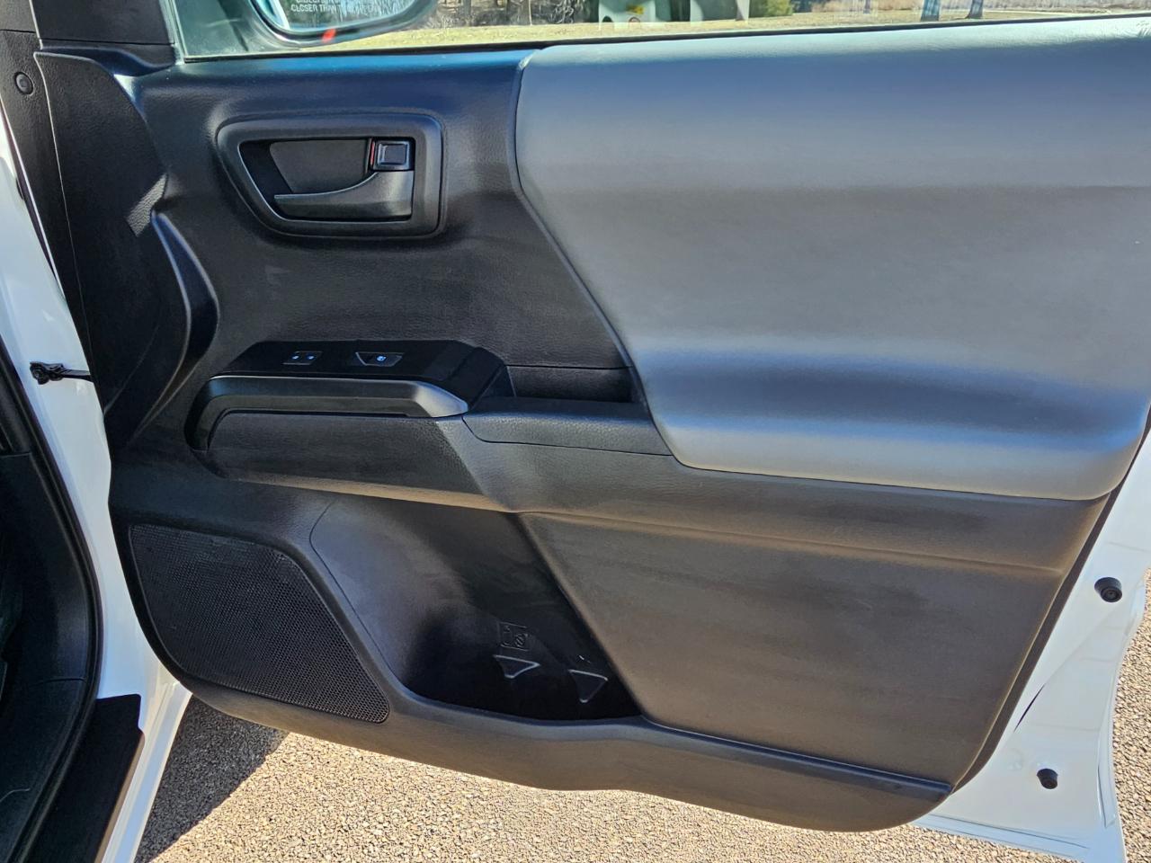 Toyota Tacoma 4WD TRD Off Road Double Cab 5' Bed V6 MT (Natl) 2020