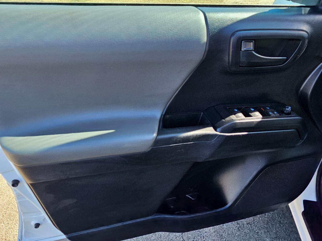 Toyota Tacoma 4WD TRD Off Road Double Cab 5' Bed V6 MT (Natl) 2020