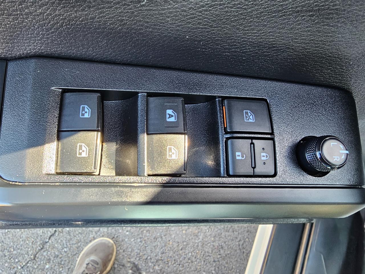 Toyota Tacoma 4WD TRD Off Road Double Cab 5' Bed V6 MT (Natl) 2020