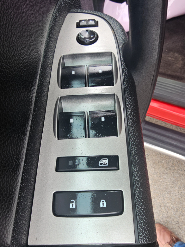 Chevrolet Silverado 1500 4WD Crew Cab 143.5" LT 2012