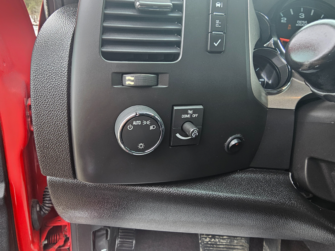 Chevrolet Silverado 1500 4WD Crew Cab 143.5" LT 2012