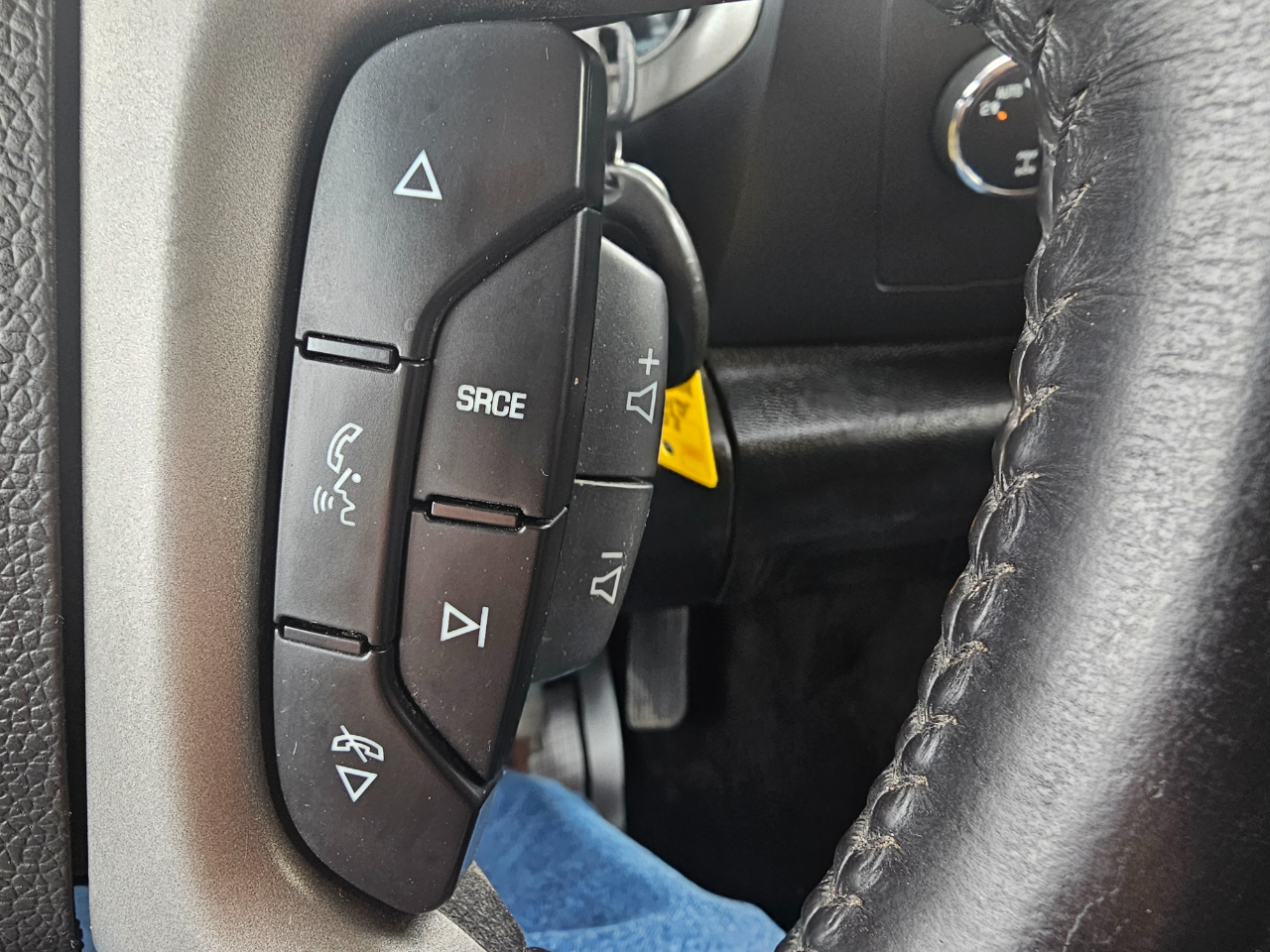 Chevrolet Silverado 1500 4WD Crew Cab 143.5" LT 2012