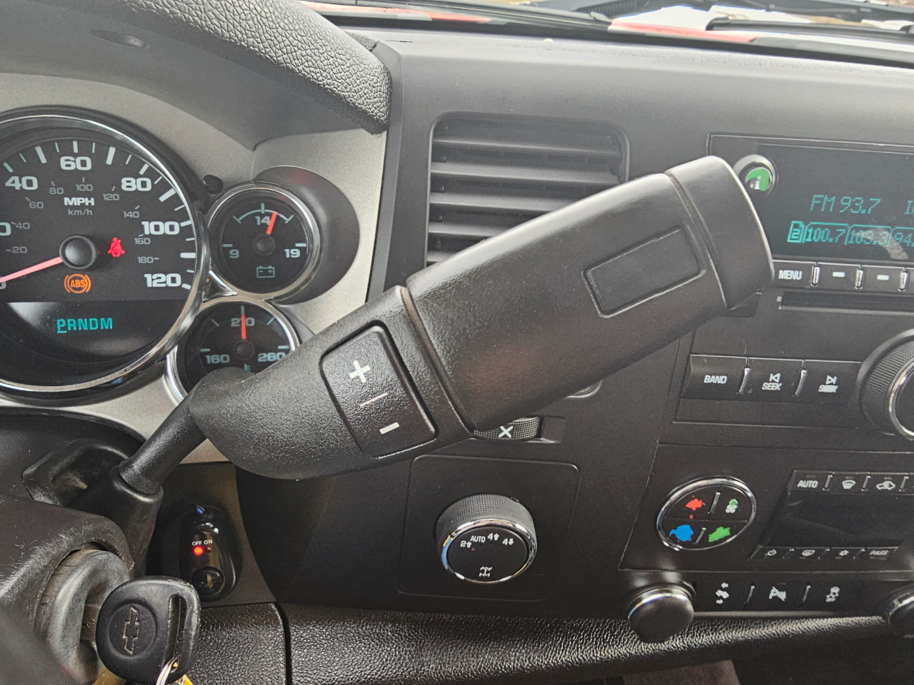 Chevrolet Silverado 1500 4WD Crew Cab 143.5" LT 2012