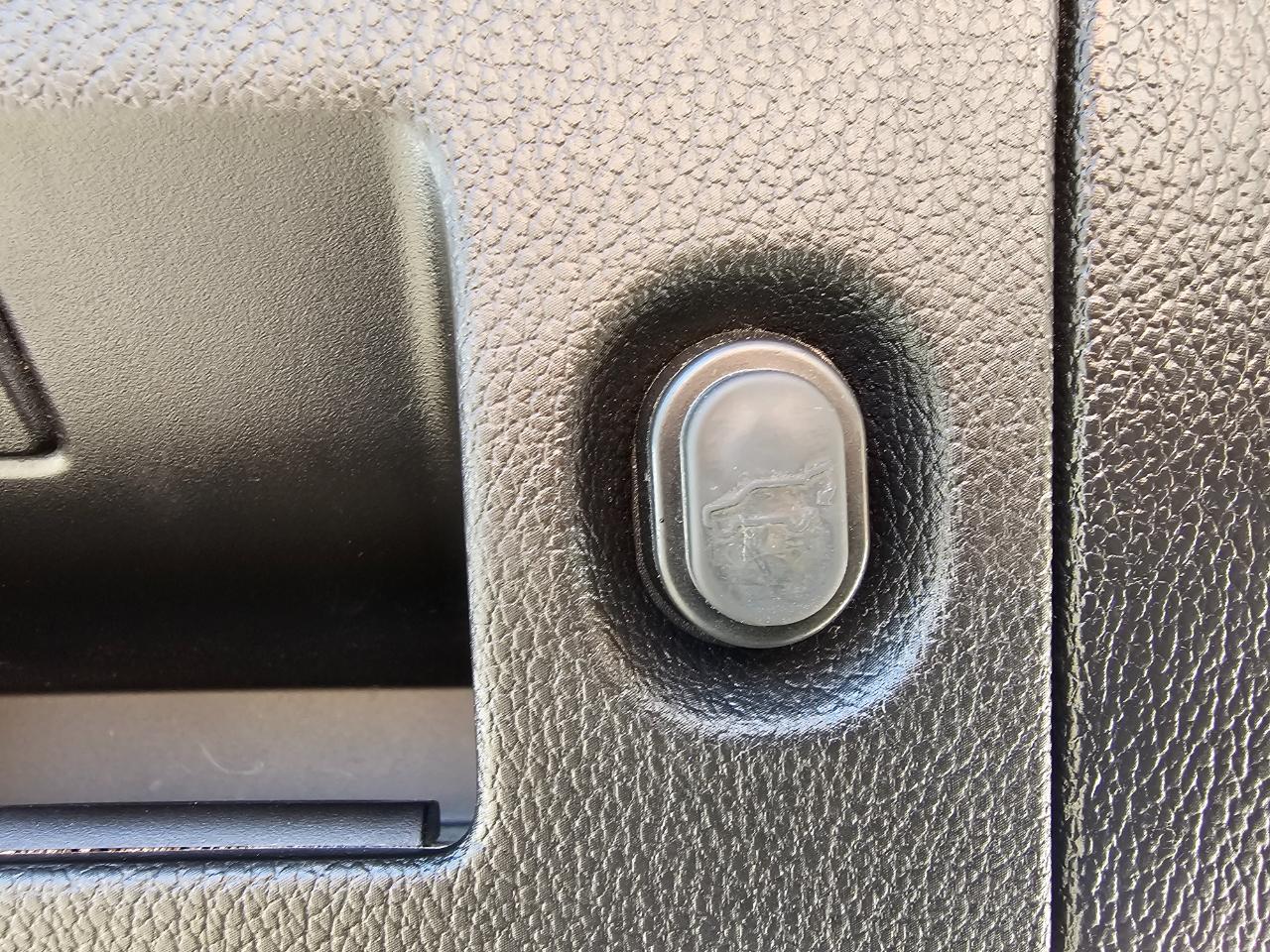 Chevrolet Tahoe 4WD 4dr LT 2018