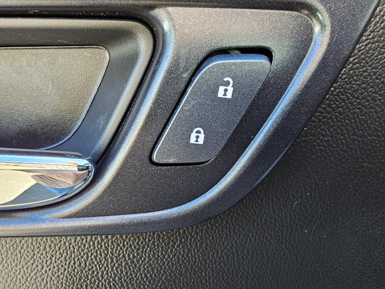 Chevrolet Tahoe 4WD 4dr LT 2018