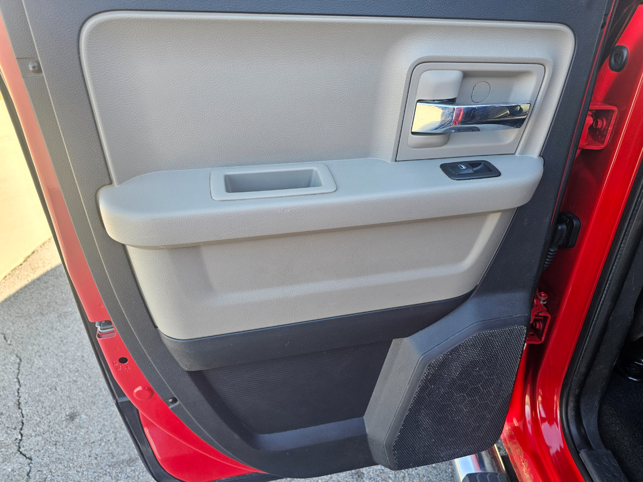 RAM 1500 2WD Quad Cab 140.5" Big Horn 2011