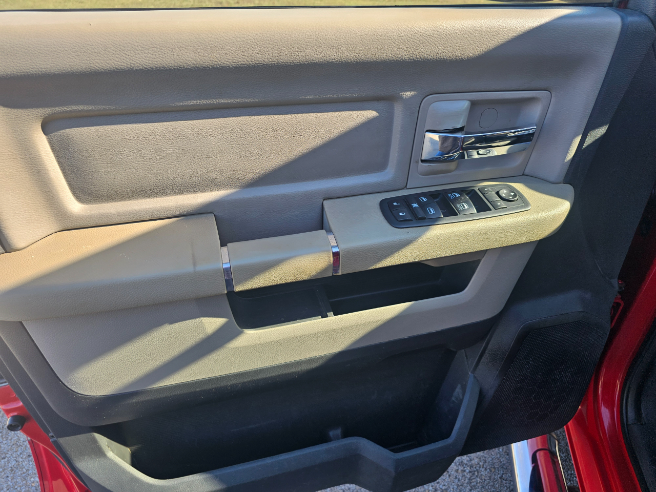 RAM 1500 2WD Quad Cab 140.5" Big Horn 2011