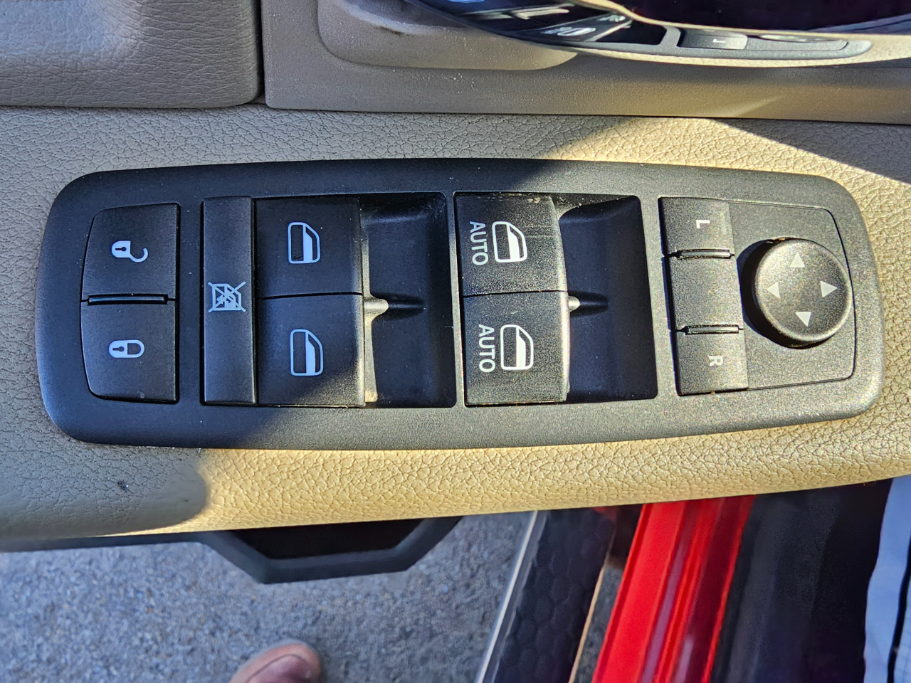 RAM 1500 2WD Quad Cab 140.5" Big Horn 2011