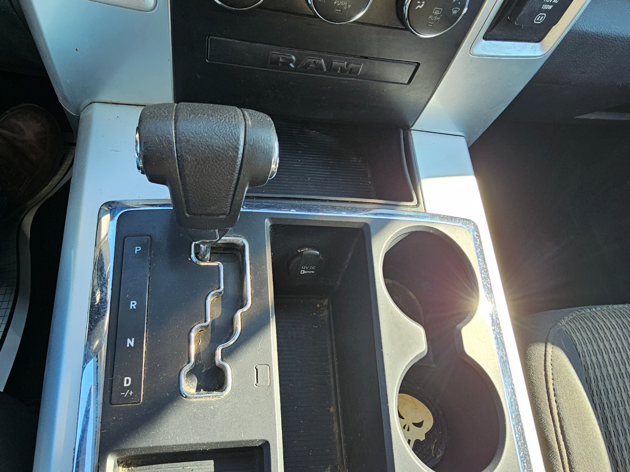 RAM 1500 2WD Quad Cab 140.5" Big Horn 2011