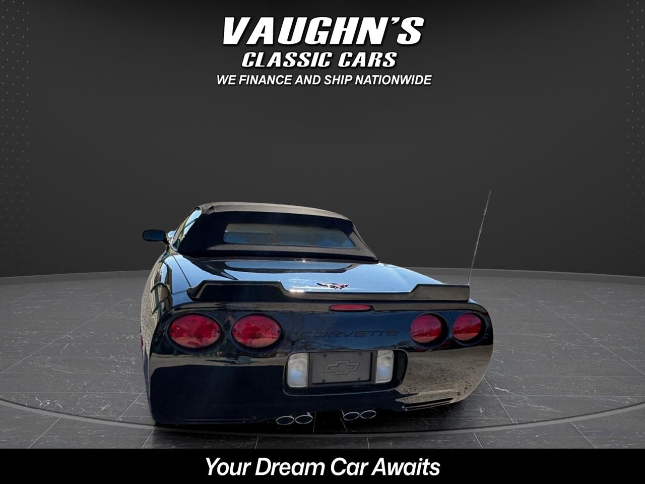 Chevrolet Corvette 2D Convertible 2004