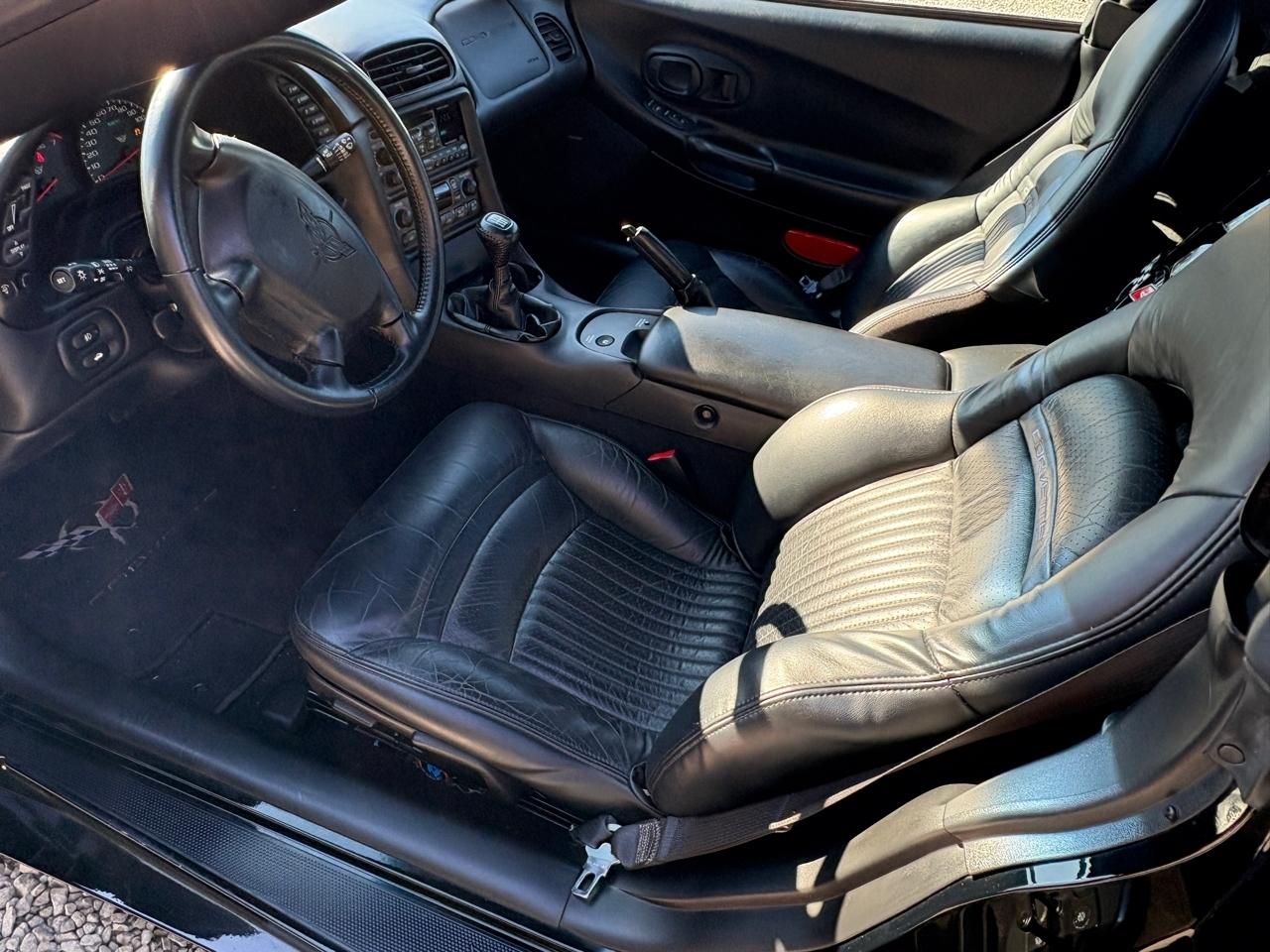 Chevrolet Corvette 2D Convertible 2004