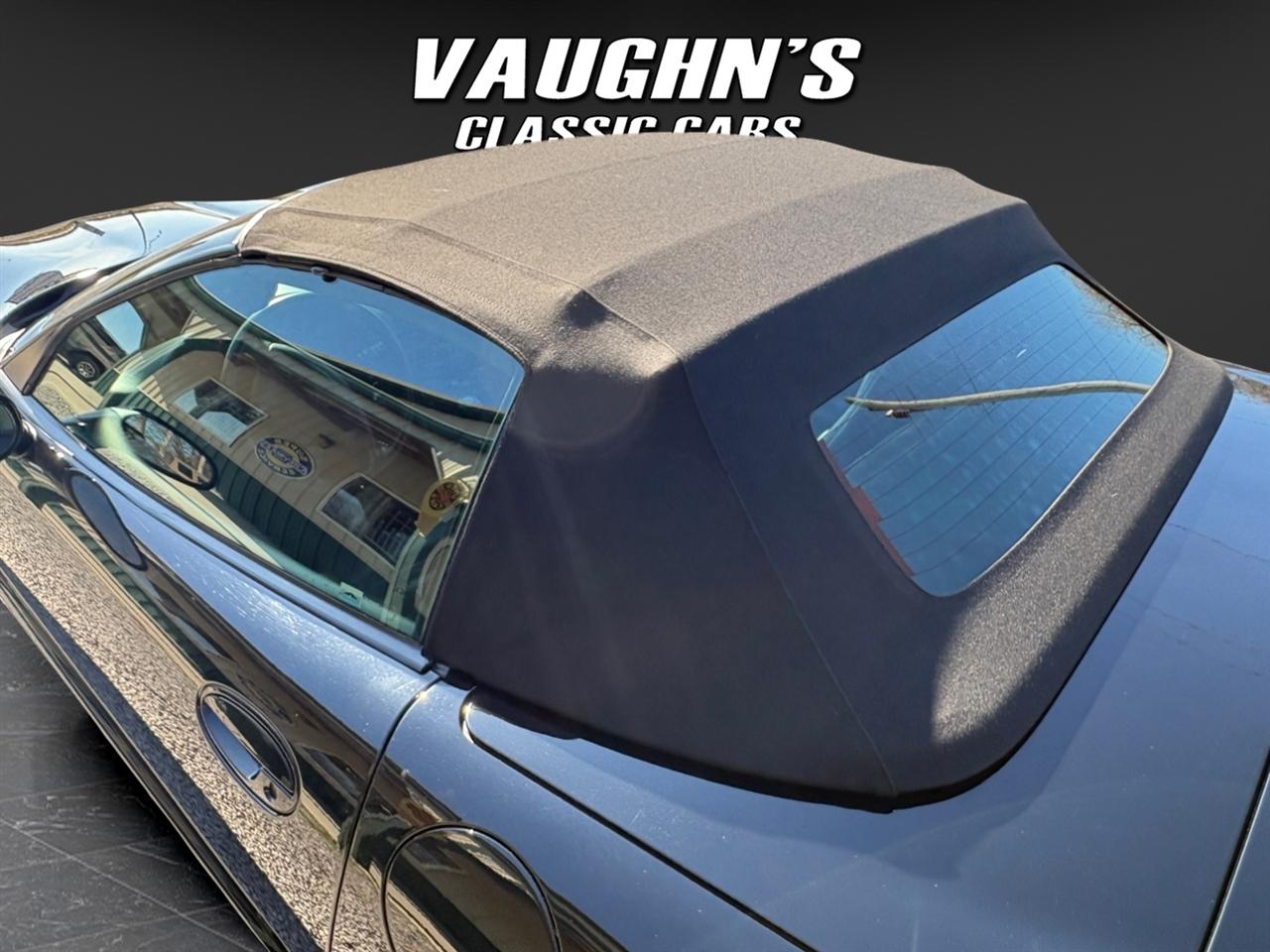 Chevrolet Corvette 2D Convertible 2004